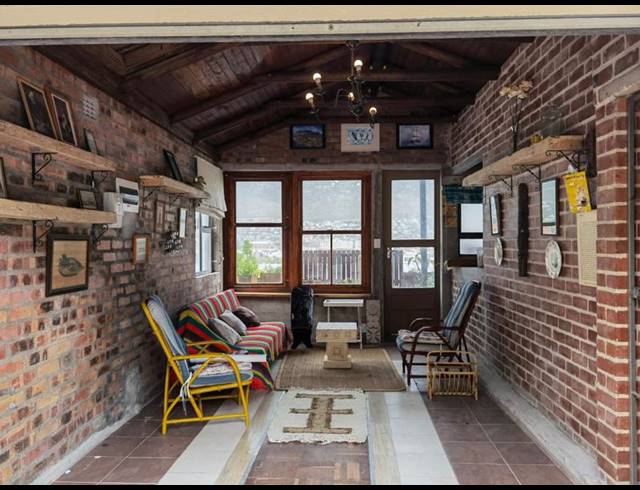 2 BEDROOM PROPERTY TO RENT IN CLOVELLY